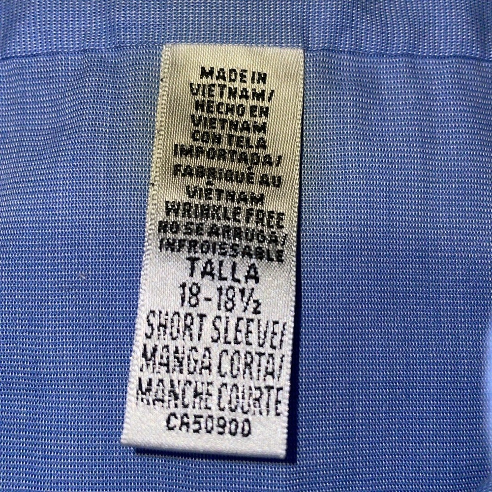 Van Heusen Short Sleeve Button down Shirt. Size 18-18.5. End On End. - Picture 3 of 7